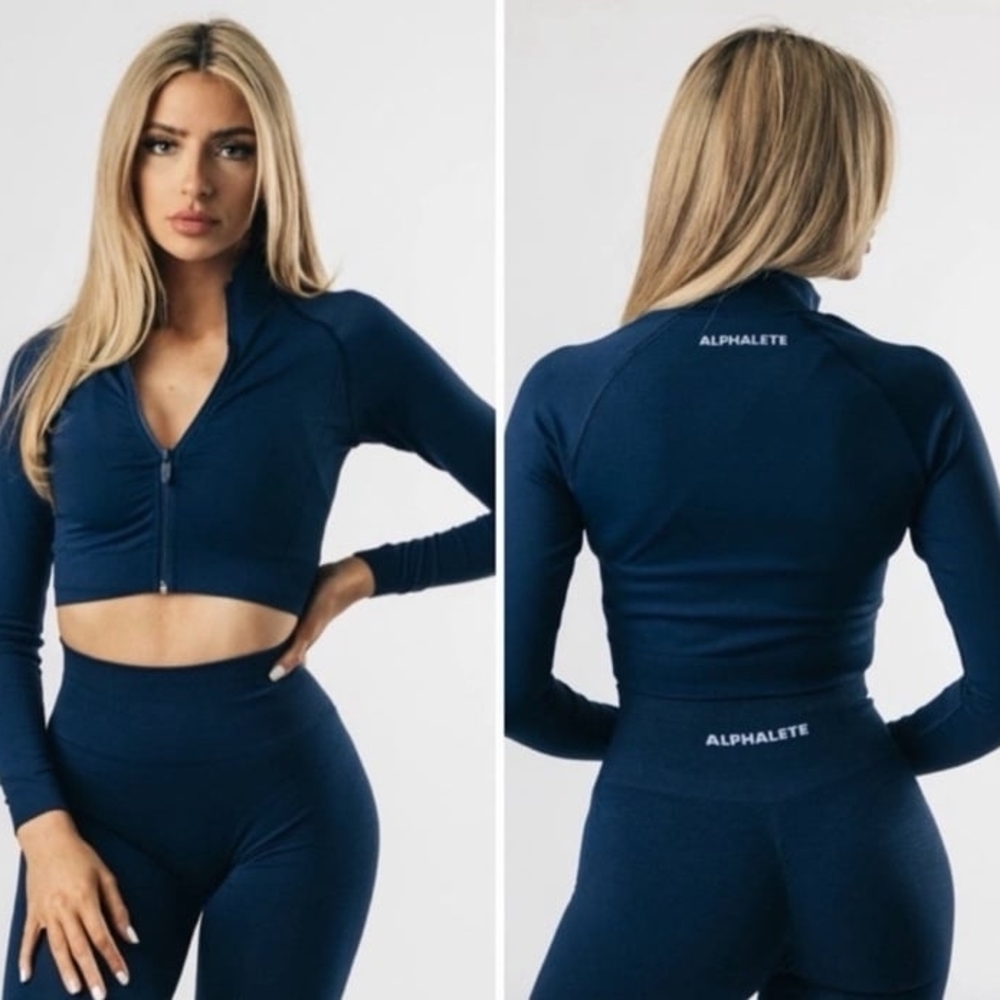 Alphalete Women's Deep Blue Zip Crop Top